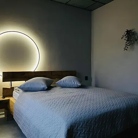 Brivibas - North & South, Free Private Parking, Free Wifi, Self Check-in 里加