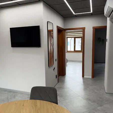 Appartamento Brivibas - North & South, Free Privat Parking, Free Wifi, Self Check-in Riga