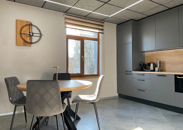 Brivibas - North & South, Free Privat Parking, Free Wifi, Self Check-in *