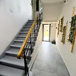 Brivibas - North & South, Free Privat Parking, Free Wifi, Self Check-in Daire Riga