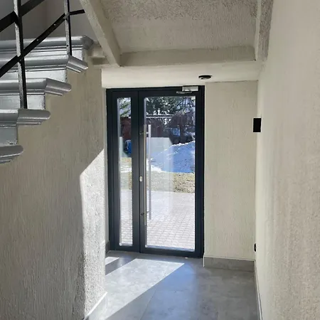 Brivibas - North & South, Free Privat Parking, Free Wifi, Self Check-in 里加