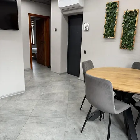 Brivibas - North & South, Free Private Parking, Free Wifi, Self Check-in Apartamento