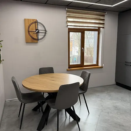 Apartamento Brivibas - North & South, Free Private Parking, Free Wifi, Self Check-in Riga