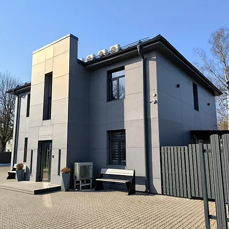 Brivibas - North & South, Free Privat Parking, Free Wifi, Self Check-in