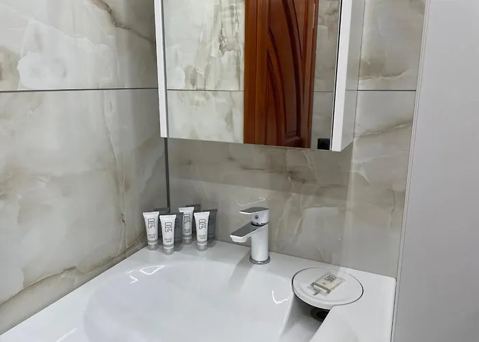 Brivibas - North & South, Free Privat Parking, Free Wifi, Self Check-in * Riga