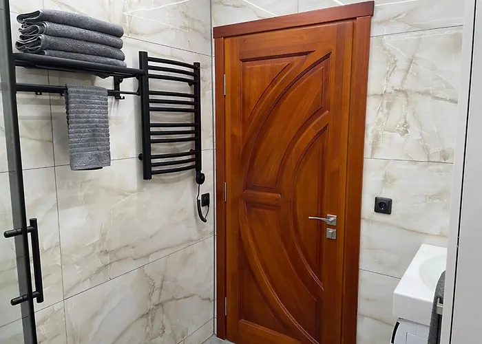 Brivibas - North & South, Free Privat Parking, Free Wifi, Self Check-in