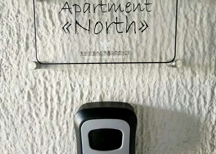 Dzīvoklis Brivibas - North & South, Free Privat Parking, Free Wifi, Self Check-in Riga