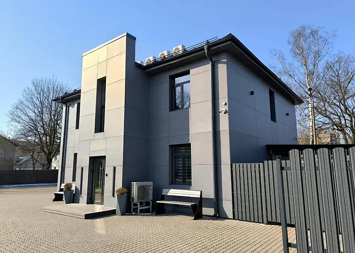 Brivibas - North & South, Free Privat Parking, Free Wifi, Self Check-in